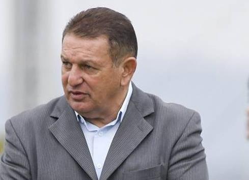 Fazendo grande trabalho no Japão, técnico brasileiro ganha homenagem no Peru