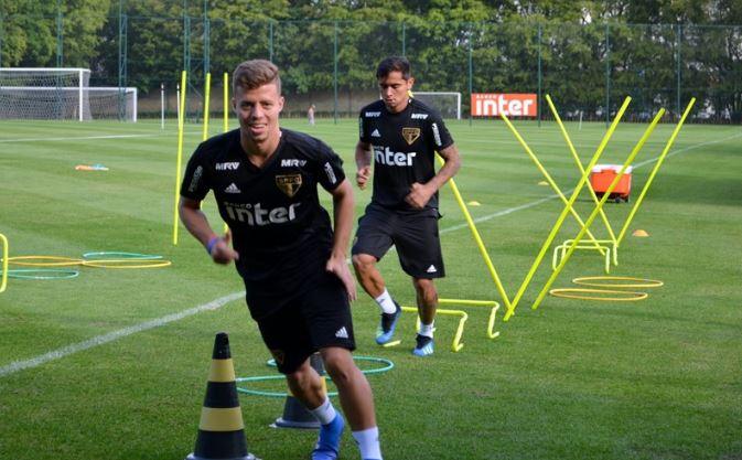 São Paulo poderá jogar no Recife sem nenhum atleta da base