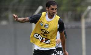 Após estreia, Bryan Ruiz diz precisar de ritmo e espera ajudar mais o Santos