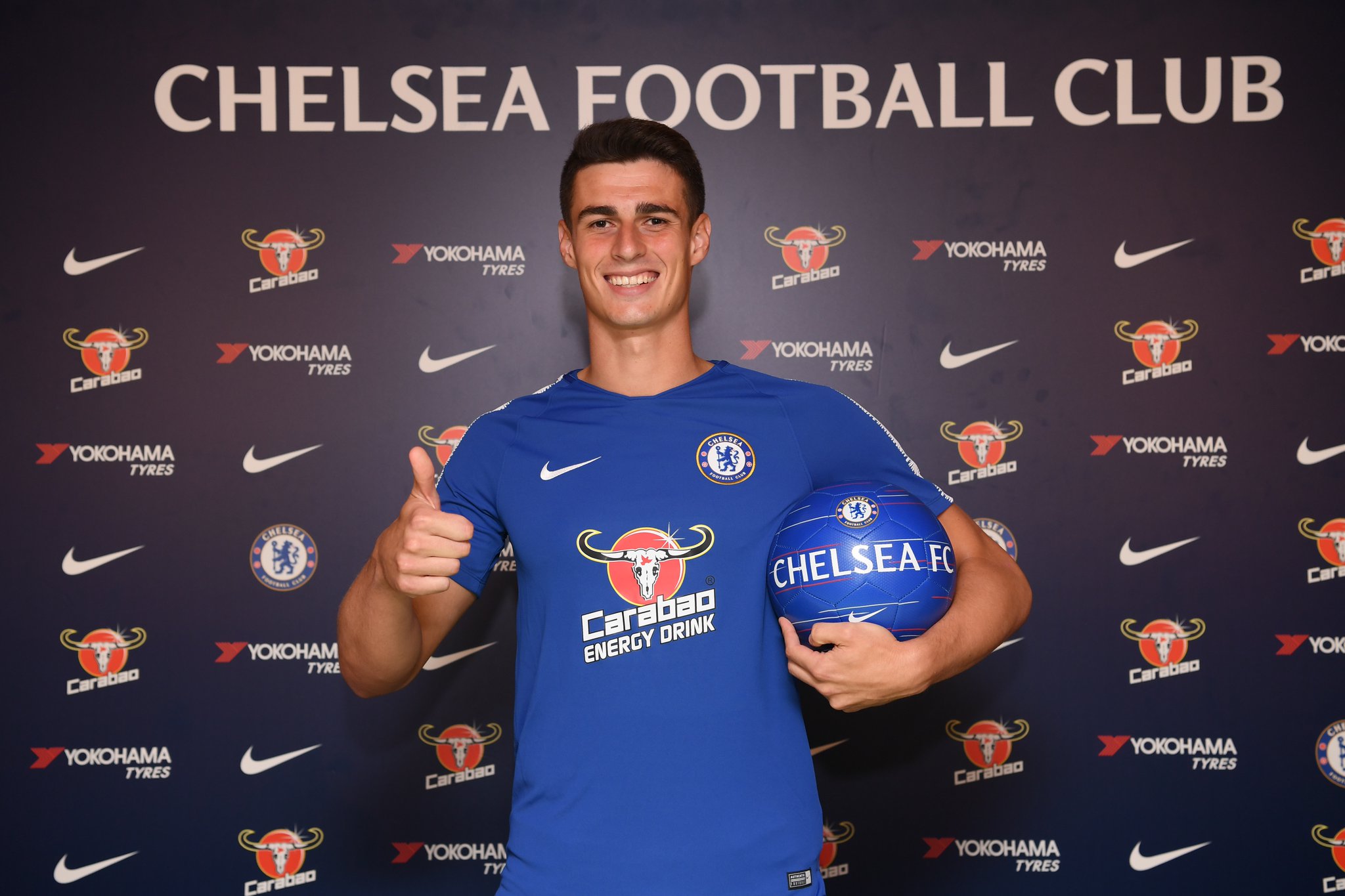 Kepa nega pressão extra por chegar ao Chelsea como goleiro mais caro da história