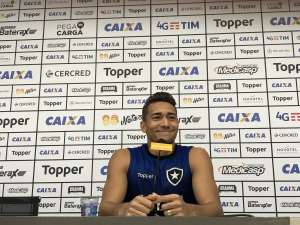 Jean reencontra com Zé Ricardo e brinca: 'Se nos levar à Libertadores está bom'