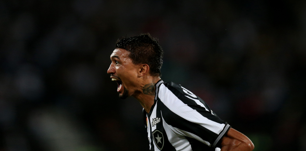 Kieza sente desconforto na coxa e desfalca o Botafogo em partida contra o Paraná 2 0002050333753 img