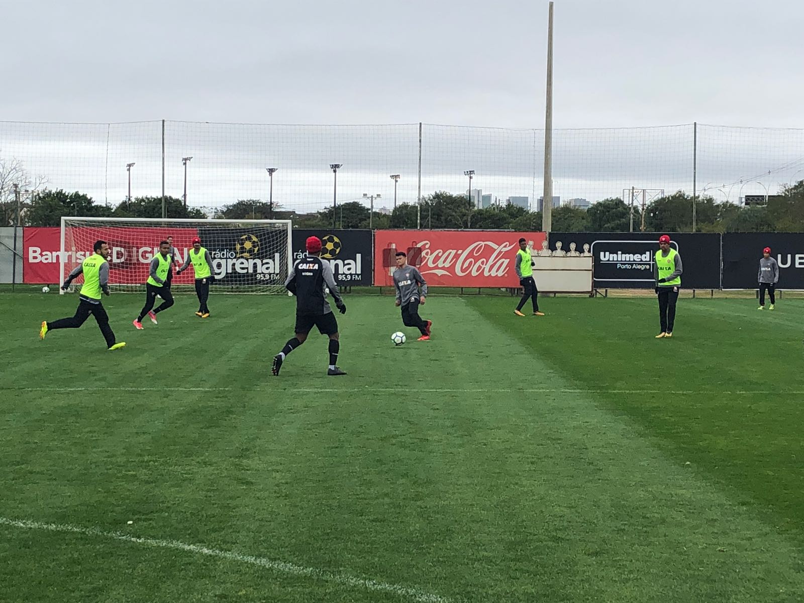 Contra o rebaixamento, Vitória encara Grêmio e mau desempenho fora de casa