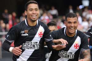 Ex-Corinthians, Giovanni promete Vasco brigando pela parte de cima da tabela do Brasileiro