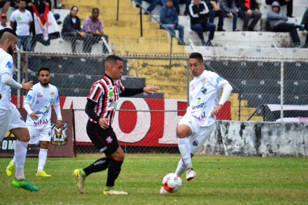 Comercial surpreende o Paulista no Jayme Cintra - Gustavo Amorim Comercial surpreende o Paulista no Jayme Cintra - Gustavo Amorim