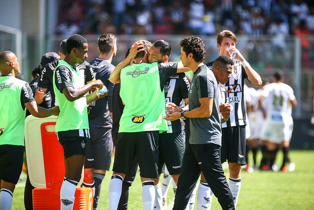 Atlético-MG 3 x 1 Santos – Ricardo Oliveira decide contra ex e Galo vence no Horto