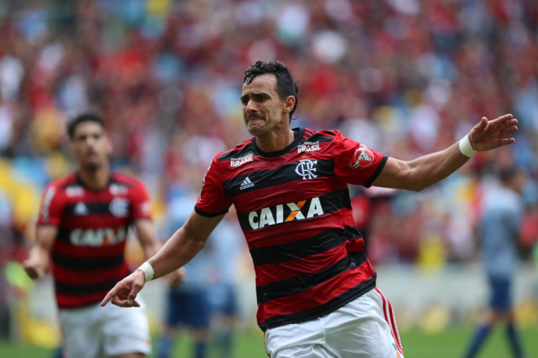 Barbieri exalta importância de Dourado para o Flamengo e elogia estreante paraguaio