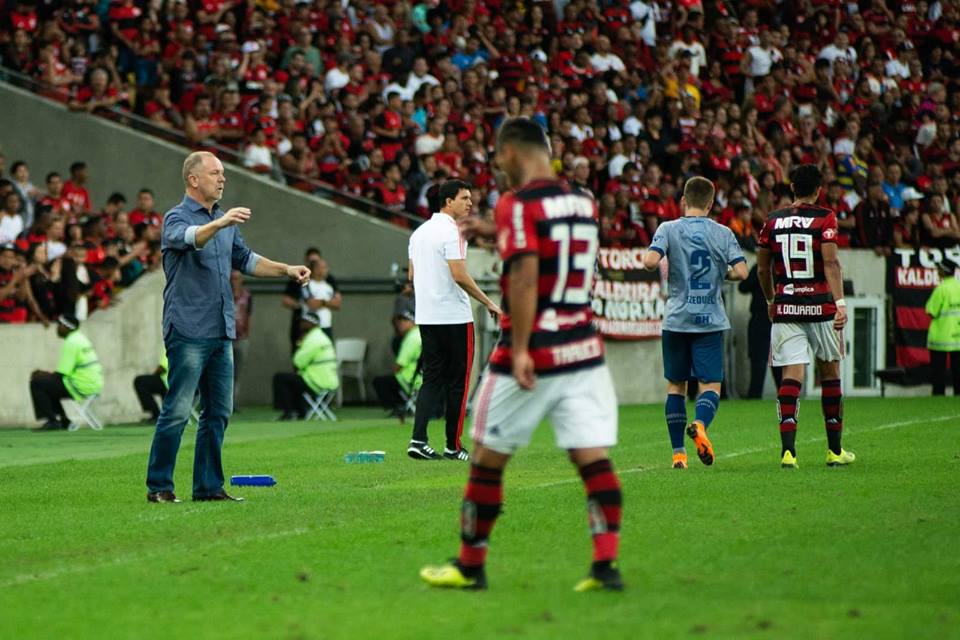 Apesar de derrota no Rio, Mano Menezes exalta atuação de reservas do Cruzeiro