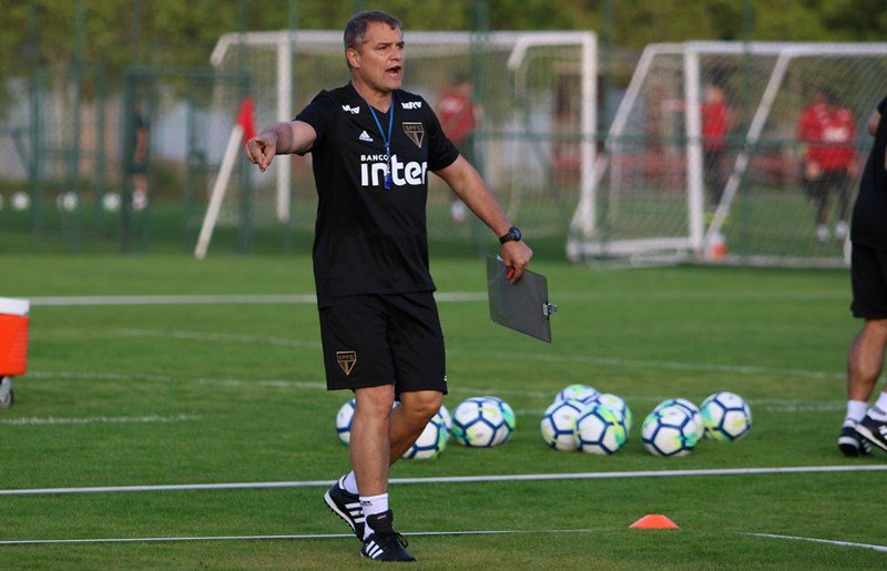 ‘Não é um jogo que vamos para passear’, diz técnico do São Paulo