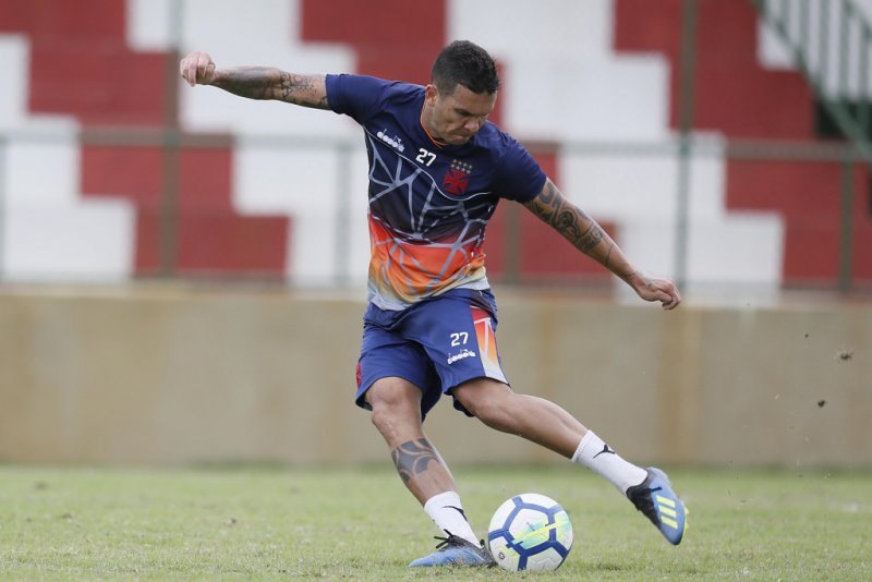 Ramon quer zerar erros na defesa para o Vasco iniciar arrancada no Brasileirão