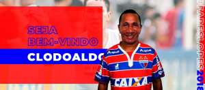 Série B: Clodoaldo aparece em treino aberto do Fortaleza e causa alvoroço na torcida