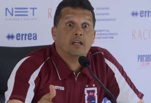 Ex-Santos, Claudinei Oliveira é apresentado no Paraná: 
