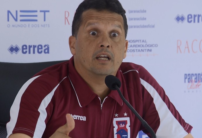 Ex-Santos, Claudinei Oliveira é apresentado no Paraná: “A situação é difícil”