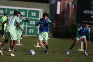 Guto Ferreira faz mistério e diz ter estratégia para Chape tentar para o São Paulo