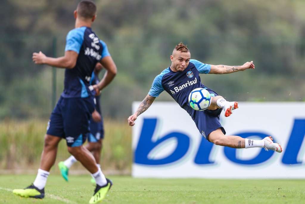 Grêmio fecha preparação para pegar Corinthians; elenco saúda Everton e Kannemann