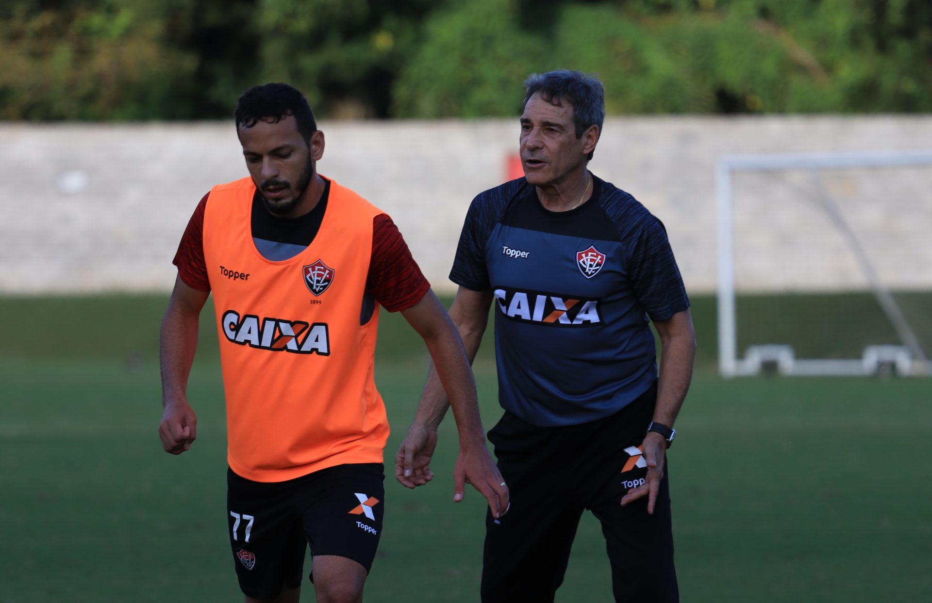 Vitória mantém a formação, mas Carpegiani deve fazer mudanças no time titular