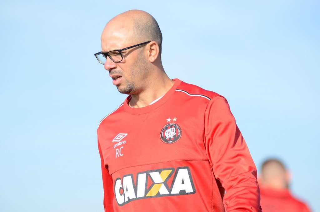 Rogério Corrêa coloca Atlético-PR na semifinal da Salvador Cup Sub 16