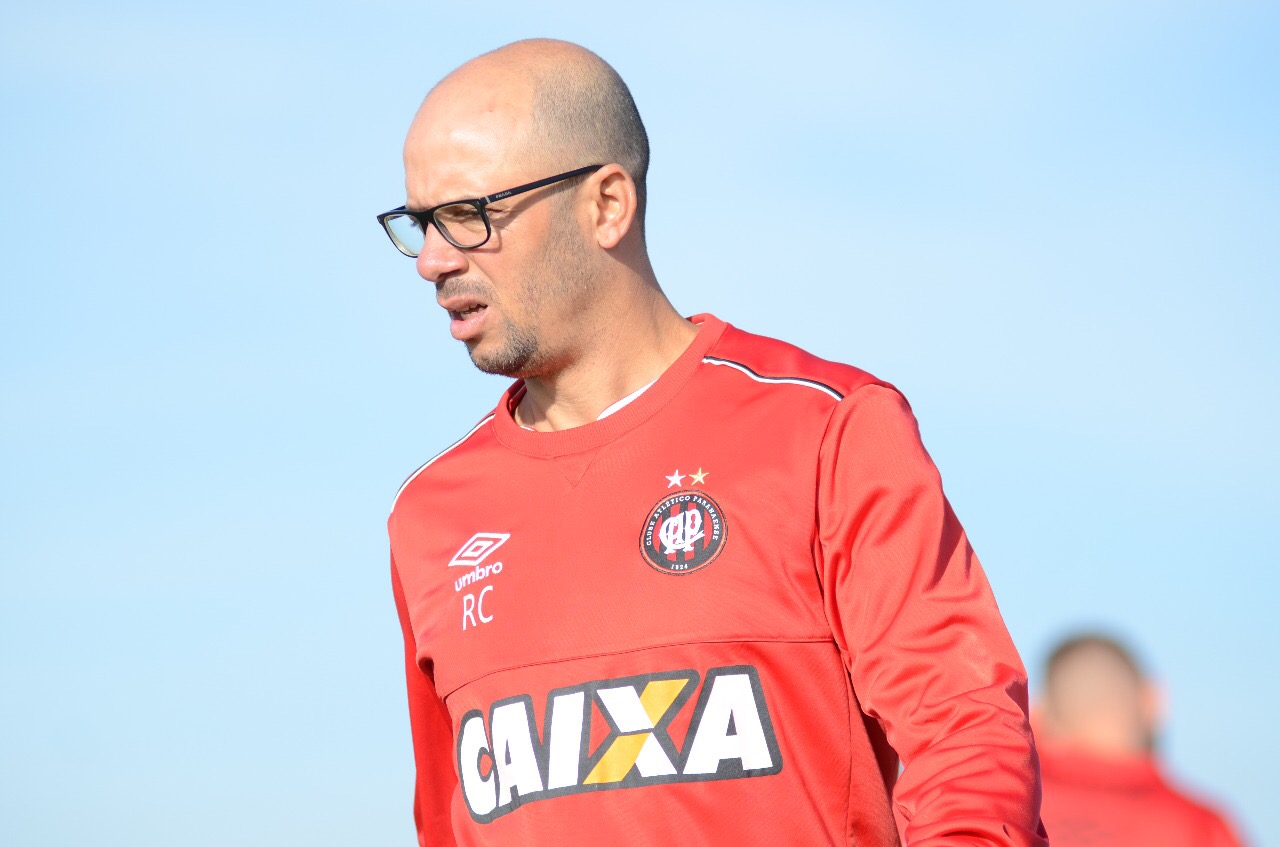 Rogério Corrêa coloca Atlético-PR na semifinal da Salvador Cup Sub 16