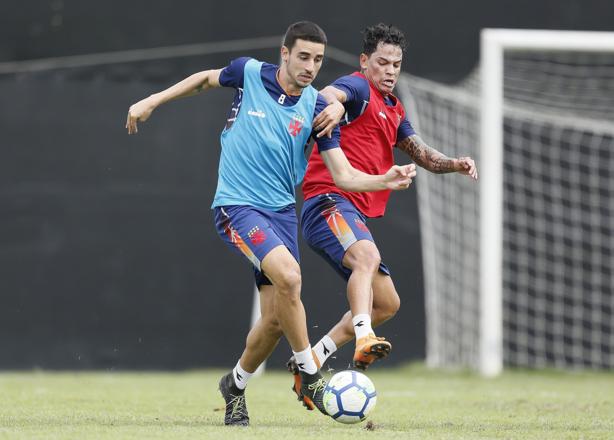 Com Vasco perto da degola, Thiago Galhardo convoca torcida para confronto direto