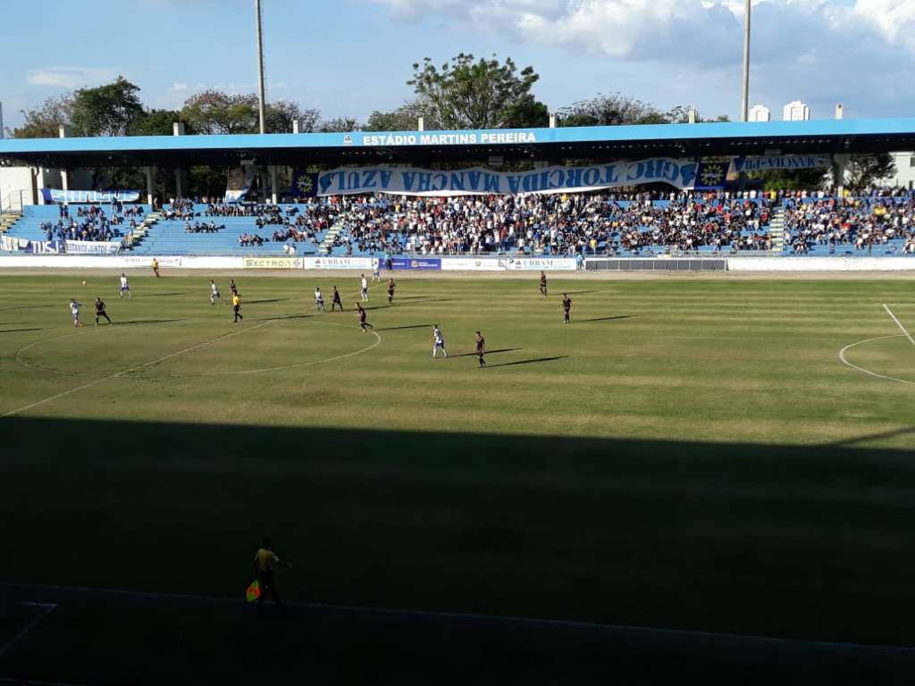 O São José contou com o apoio da torcida para garantir a classificação sobre o Mauá