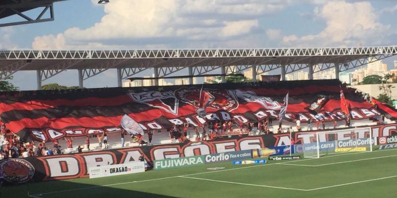 Torcida do Dragão festejou muito a reabertura do estádio Antônio Accioly no bairro Campininha, em Goiânia