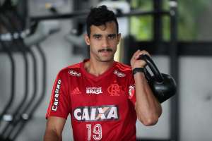 Diego Alves, Réver e Diego não viajam e desfalcam o Flamengo contra o Atlético-PR