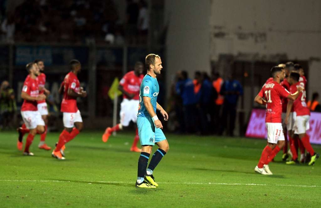 Com mais um resultado positivo, o Nimes, que voltou à elite do futebol francês após 25 anos, fica na segunda posição