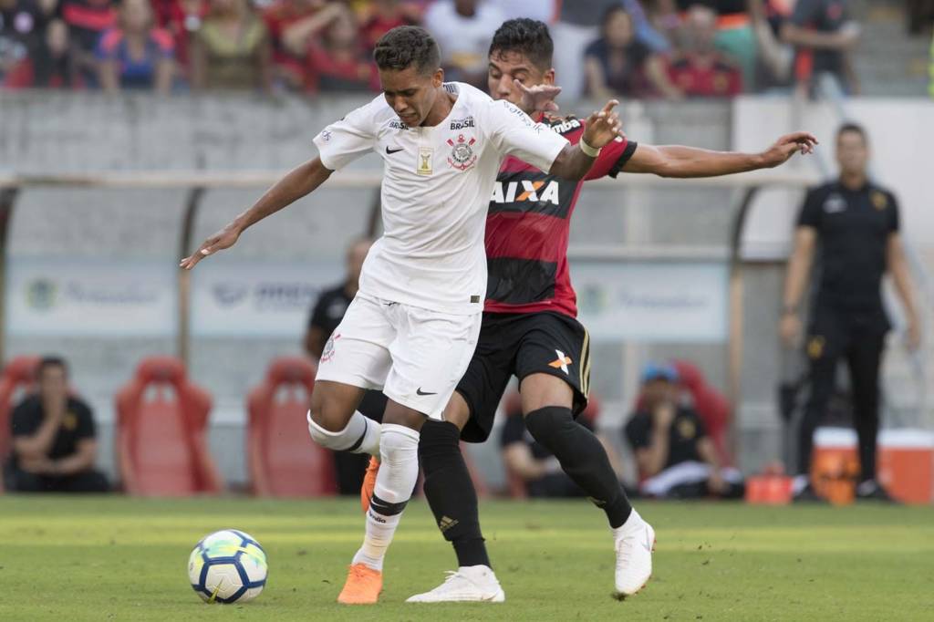 Pedrinho projeta duelo com o Flu e avisa que Corinthians precisa da vitória