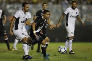 Após empate, Valdir Bigode lamenta chances perdidas pelo Vasco em casa