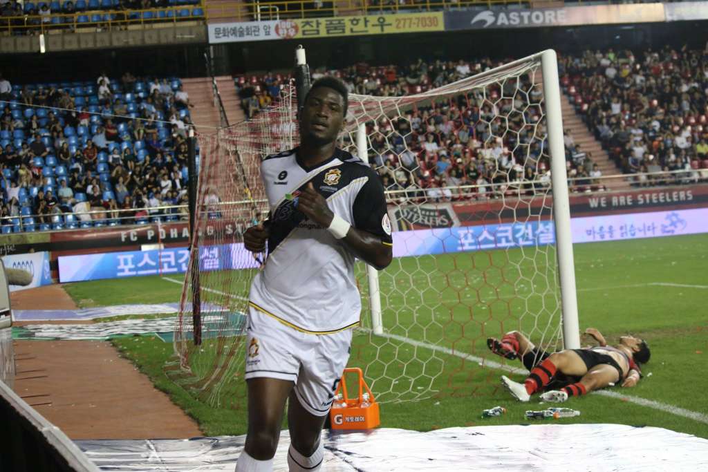 Com 21 gols em 22 jogos, atacante quer grande segundo semestre na Coreia do Sul