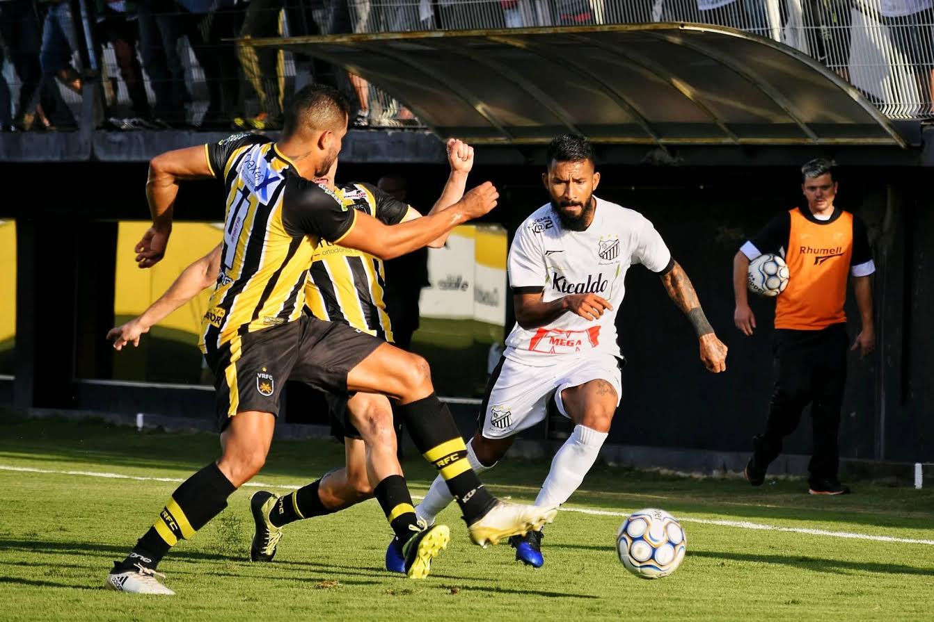 Série C: Jovem meia do Bragantino está próximo do seu primeiro acesso na carreira