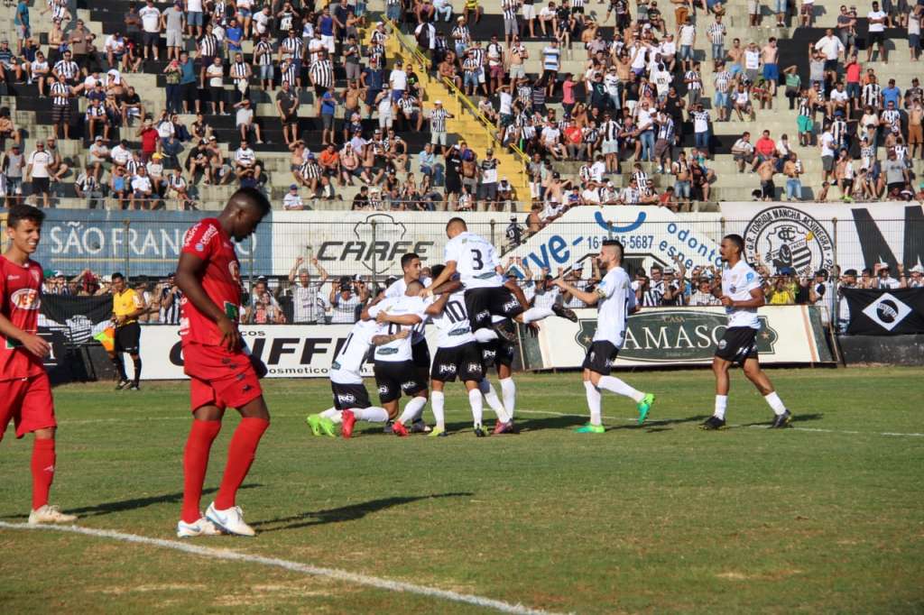 Dono da melhor campanha, Comercial domina estatísticas da segunda fase (Foto: Léo Del Sant)