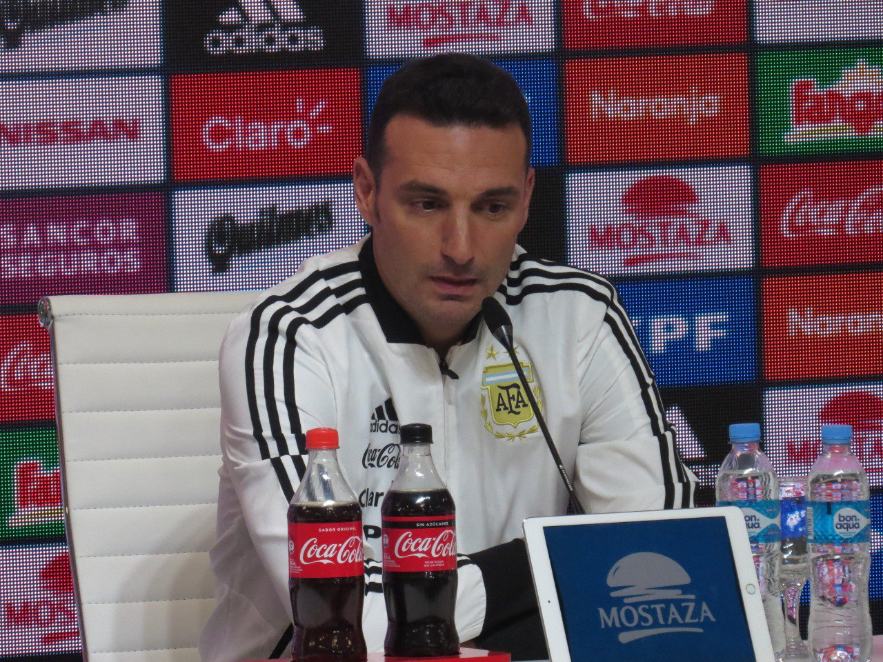 Lionel Scaloni, interino da Argentina, revela conversa com Messi: ‘Não falamos de futuro’
