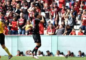 Confiante, Atlético-PR vai para Chapecó sem mudanças no time titular