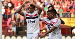Com ajuda de Diego Souza e Lei do Ex, São Paulo termina turno no topo