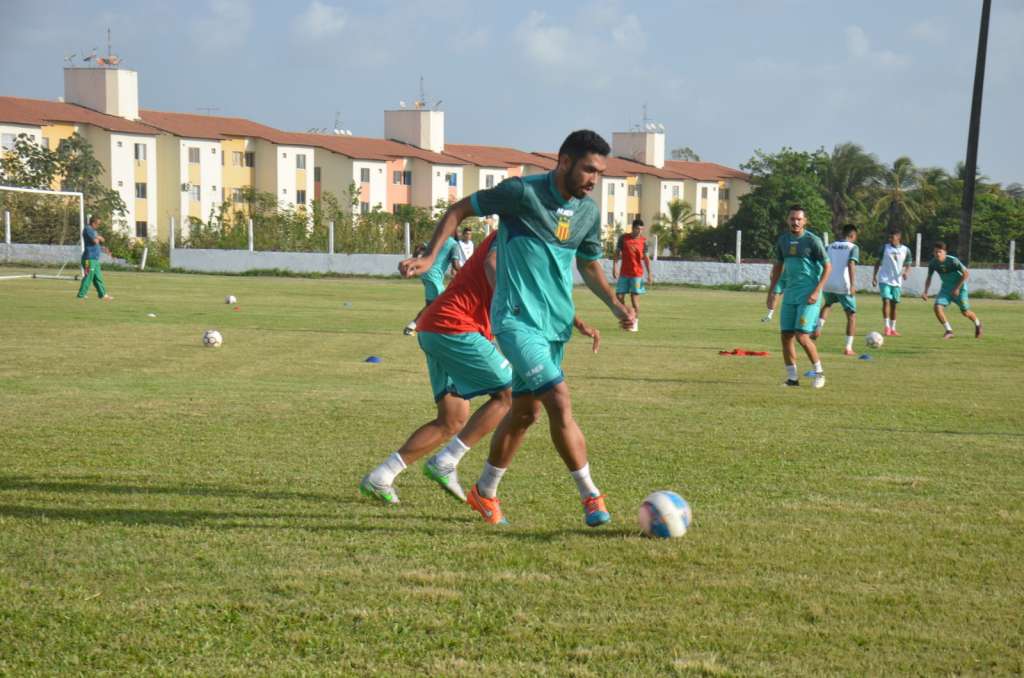 Série B: Volante do Sampaio Corrêa projeta retomada de confiança
