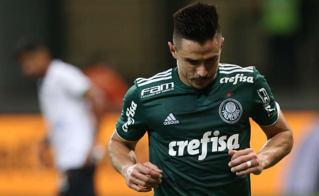 Willian renovou com o Palmeiras até 2021