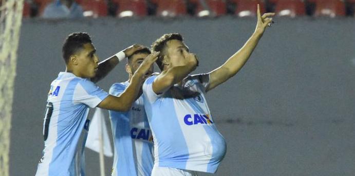 Dagoberto voltou a marcar de pênalti para o Londrina em cima da Ponte Preta no Estádio do Café