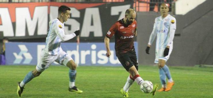 Empate ruim para Brasil-RS e Paysandu que continuam preocupados com a degola. Foto: Carlos Insaurriaga