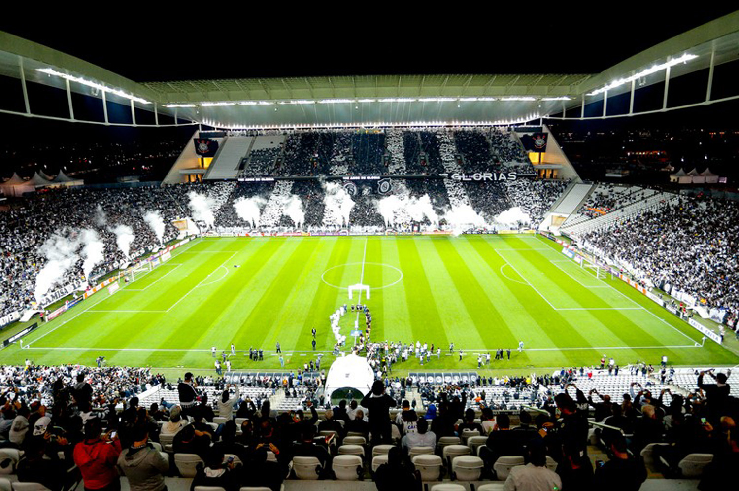 Corinthians e Cruzeiro decidem em casa vaga na decisão da Copa do Brasil