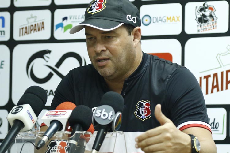 Série C: Após descartar trocas, Fernandes faz testes no Santa Cruz