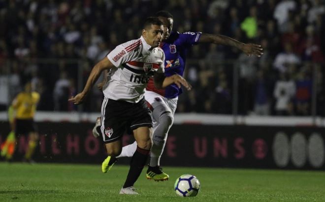 O São Paulo se manteve na liderança, enquanto o Paraná continua na lanterna do Brasileirão