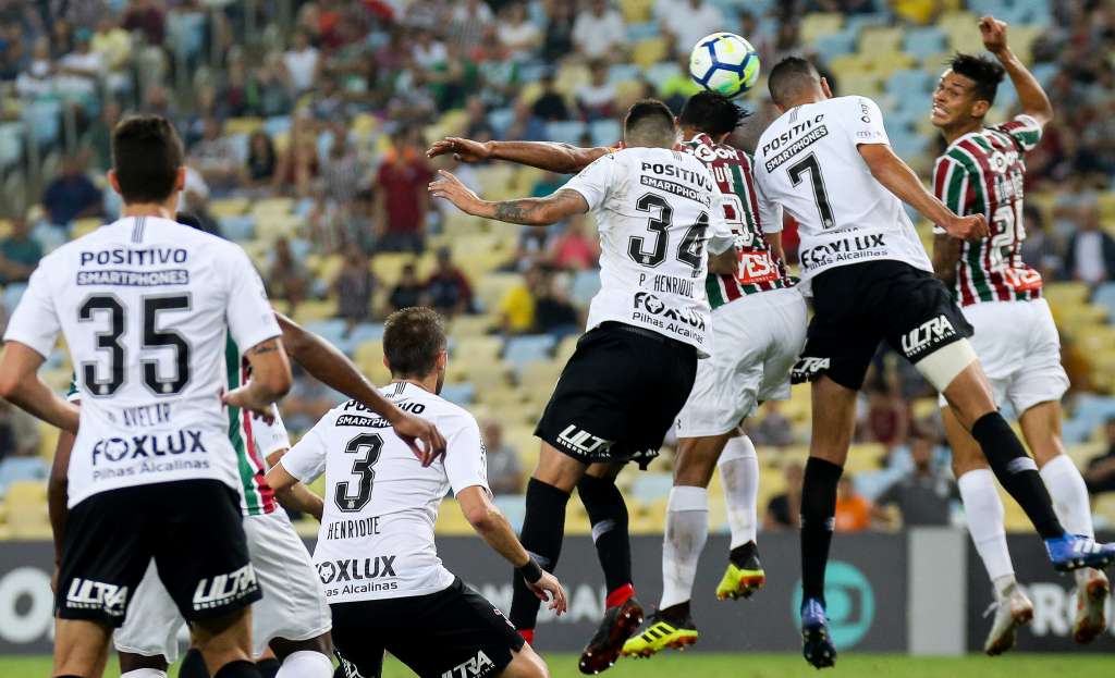 Após derrota, Andrés banca permanência de Loss no comando do Corinthians