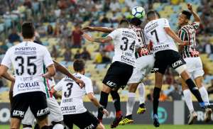 Após derrota, Andrés banca permanência de Loss no comando do Corinthians