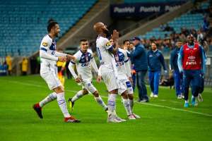 Mano lamenta queda de rendimento do Cruzeiro em 2º tempo, mas valoriza empate