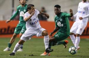 Conmebol suspende volante da Chapecoense por dois anos por doping na Libertadores