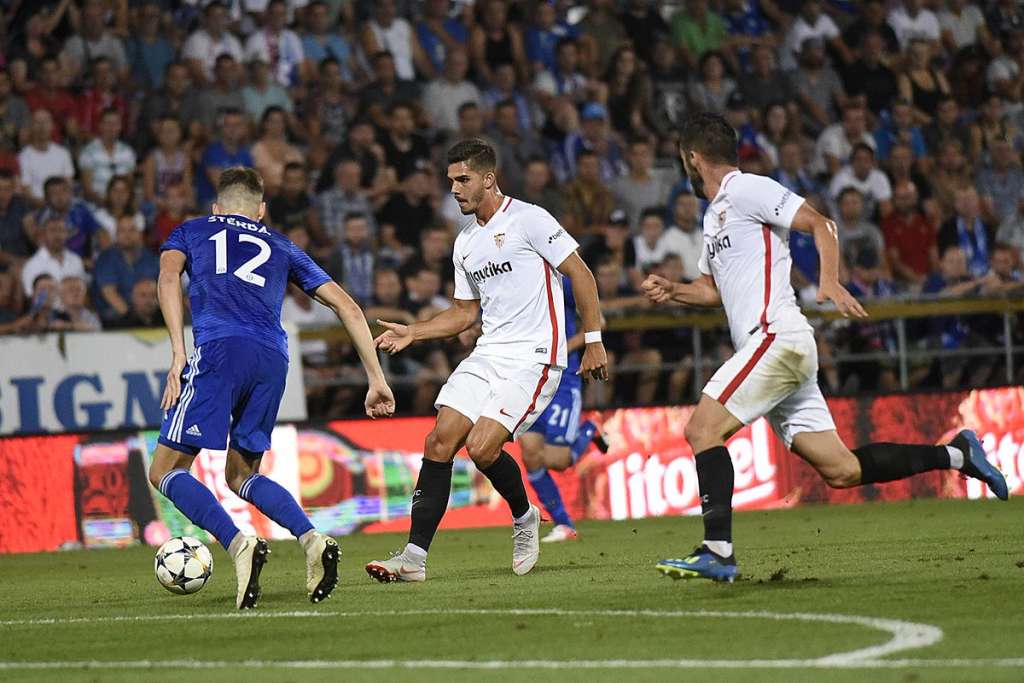 Sevilla vence com gol no fim e fica mais perto da fase de grupos da Liga Europa