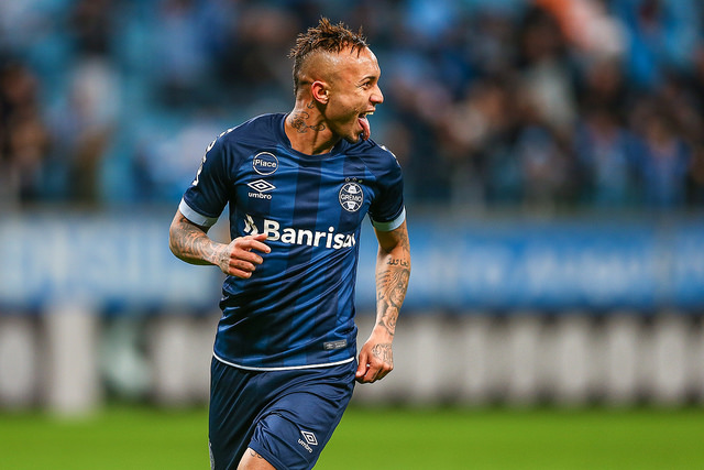 Everton tem jogado muito com a camisa gremista - Lucas Uebel/Grêmio