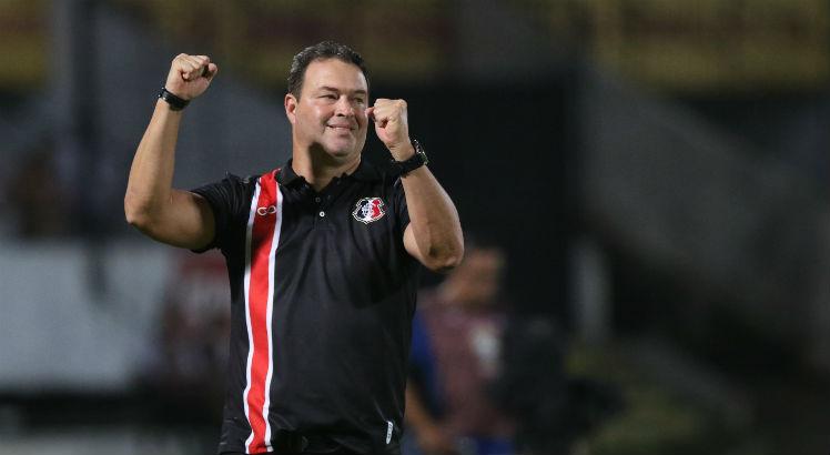 Série C: Roberto Fernandes ressalta importância da torcida na vitória do Santa Cruz