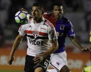 Internacional e Flamengo encostam no São Paulo na briga pela liderança do Brasileirão